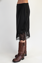 Load image into Gallery viewer, Scalloped Lace Midi Skirt