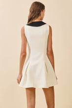 Load image into Gallery viewer, Contrast Black Pointed Collar Front Button Dress