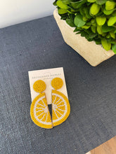 Load image into Gallery viewer, Lemon Slice Beaded Earrings