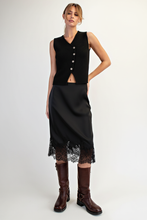 Load image into Gallery viewer, Scalloped Lace Midi Skirt