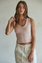 Load image into Gallery viewer, Seamless Knit Ribbed V-Neck Tank