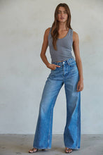 Load image into Gallery viewer, Seamless Knit Ribbed V-Neck Tank