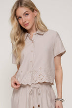 Load image into Gallery viewer, The Weekend Essential Eyelet Top
