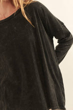 Load image into Gallery viewer, Mineral Washed Vintage Oversize Long-Sleeve Tee
