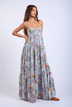 Load image into Gallery viewer, FLORAL OPEN BACK MAXI DRESS
