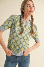 Load image into Gallery viewer, FLORAL PATTERN SHORT SLEEVE SWEATER
