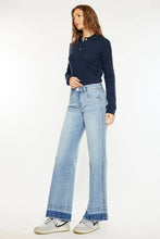 Load image into Gallery viewer, Kan Can Mid Rise Wide Leg with Frayed Hem
