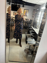 Load image into Gallery viewer, Abstract Print Long Sleeve Midi Dress
