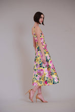 Load image into Gallery viewer, Sleeveless printed midi dress with belt
