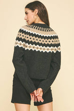 Load image into Gallery viewer, VINTAGE GEOMETRIC PATTERN SWEATER
