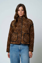 Load image into Gallery viewer, LEOPARD PRINT SNAP BUTTON JACKET
