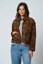 Load image into Gallery viewer, LEOPARD PRINT SNAP BUTTON JACKET
