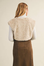 Load image into Gallery viewer, FAUX FUR BOLERO VEST
