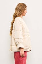 Load image into Gallery viewer, Quilted Oversized Jacket
