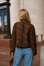 Load image into Gallery viewer, LEOPARD PRINT SNAP BUTTON JACKET
