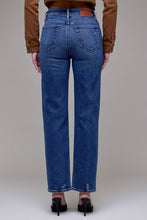 Load image into Gallery viewer, Hidden Jeans - High Rise Classic Straight - Dark Wash
