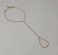 Load image into Gallery viewer, GLDN ash Hand Chain
