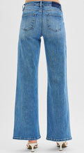 Load image into Gallery viewer, Risen Low Rise Wide Legs Jeans - 21186 Medium Wash
