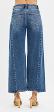 Load image into Gallery viewer, Risen High Rise Cropped Step Hem - 21356 Medium Wash
