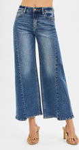 Load image into Gallery viewer, Risen High Rise Cropped Step Hem - 21356 Medium Wash
