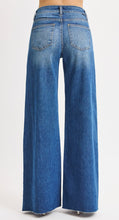 Load image into Gallery viewer, Risen High Rise Super Wide Legs Jeans - 21114 Medium Wash
