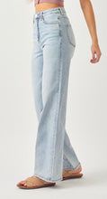 Load image into Gallery viewer, Risen High Rise Wide Leg Jeans - 5120 Light Wash
