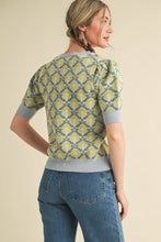 Load image into Gallery viewer, FLORAL PATTERN SHORT SLEEVE SWEATER
