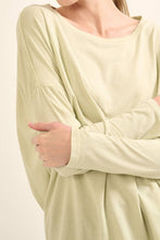 Load image into Gallery viewer, Mineral Washed Vintage Oversize Long-Sleeve Tee
