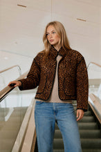Load image into Gallery viewer, LEOPARD PRINT SNAP BUTTON JACKET
