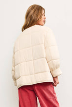 Load image into Gallery viewer, Quilted Oversized Jacket
