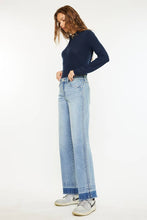 Load image into Gallery viewer, Kan Can Mid Rise Wide Leg with Frayed Hem
