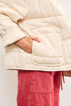 Load image into Gallery viewer, Quilted Oversized Jacket
