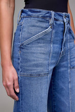 Load image into Gallery viewer, Hidden Jeans - High Rise Wide Leg - Vertical Seam - Dark Wash
